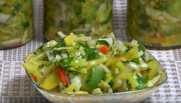 Рецепт салата из зелёных помидоров на зиму