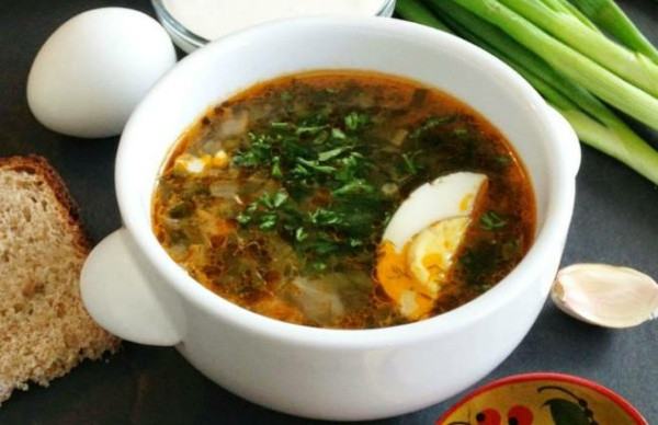Зеленый борщ с щавелем и яйцом — 6 классических рецептов