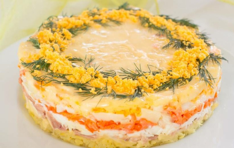 Салат «Мимоза» с рыбными консервами по классическим рецептам