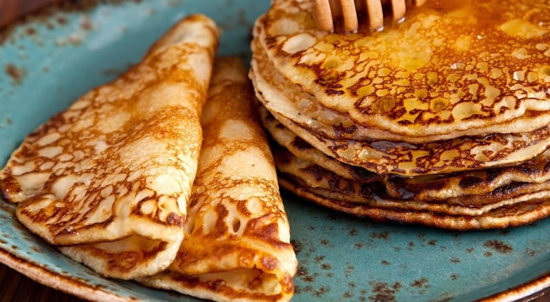 Блины на кислом молоке с дырочками