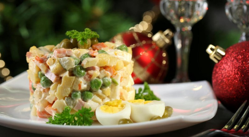 Салаты на Новый год 2023 — что готовить новое и интересное в год Кролика