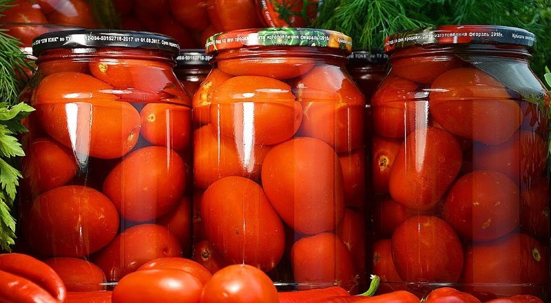 Маринованные помидоры в банках на зиму — очень вкусные и сладкие!
