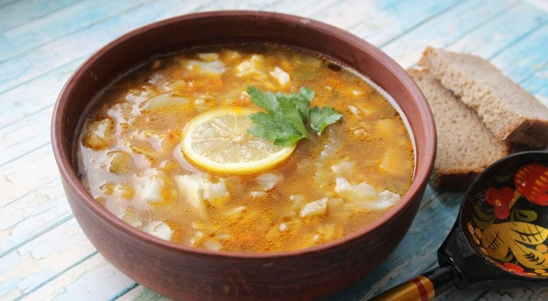 Рассольник классический с рисом и солёными огурцами